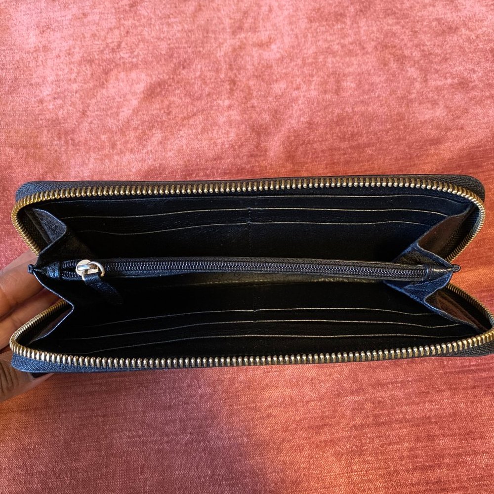 MICHAEL KORS Black Leather Zip Around Wallet - Picture 3 of 3